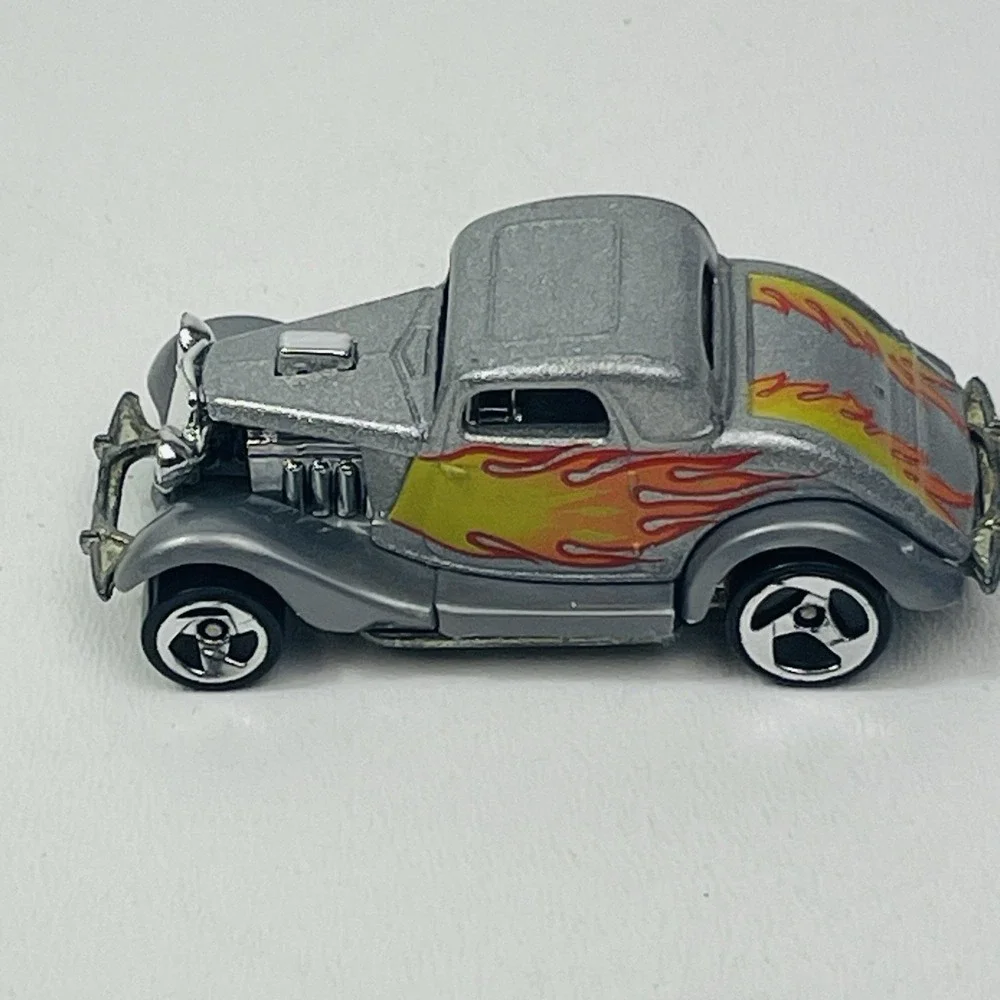 Hot Wheels Gray 1979 Ford Roadster Flames 1:64 Hot Rod 1970s